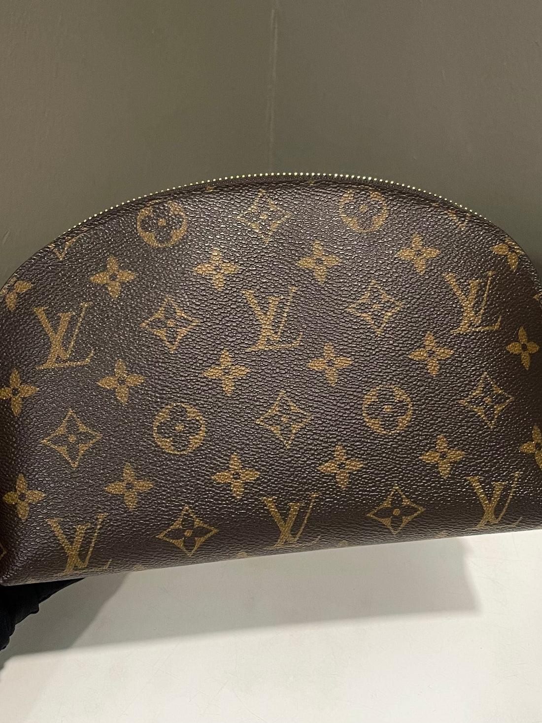 Louis Vuitton Cosmetic Pouch MM Classic Monogram