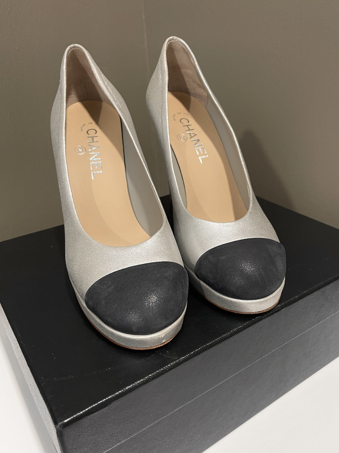 Chanel 15C Classic Pump Heels Silver Size 38.5