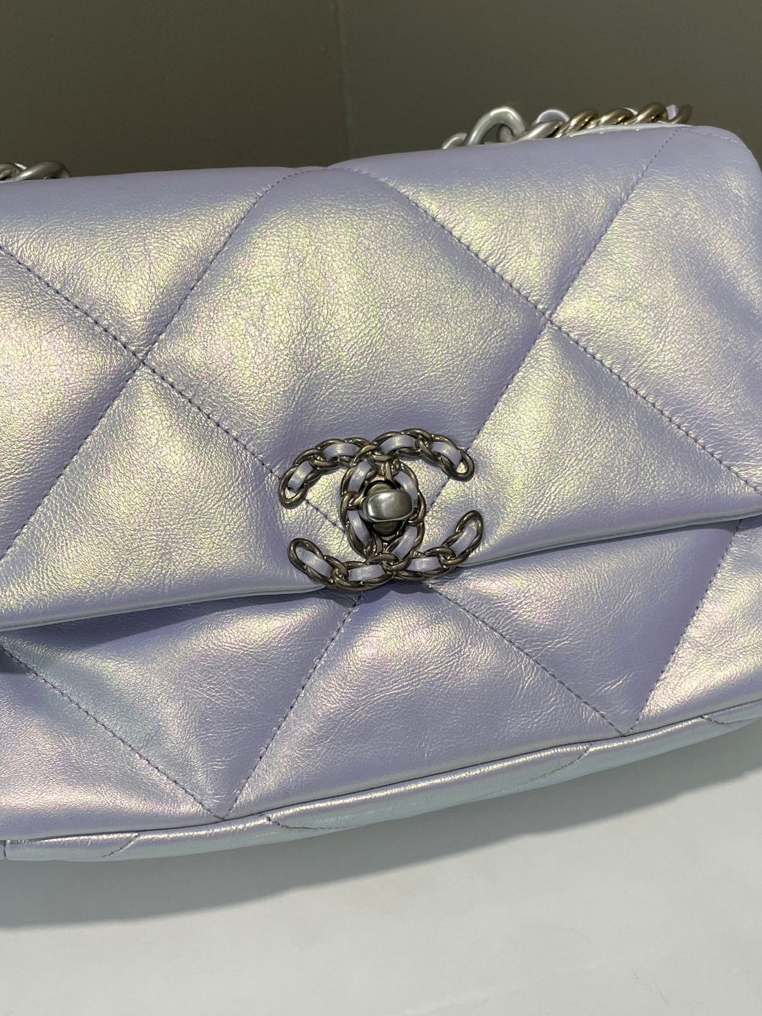 Chanel 22P 19 Flap Bag Iridescent Lilac