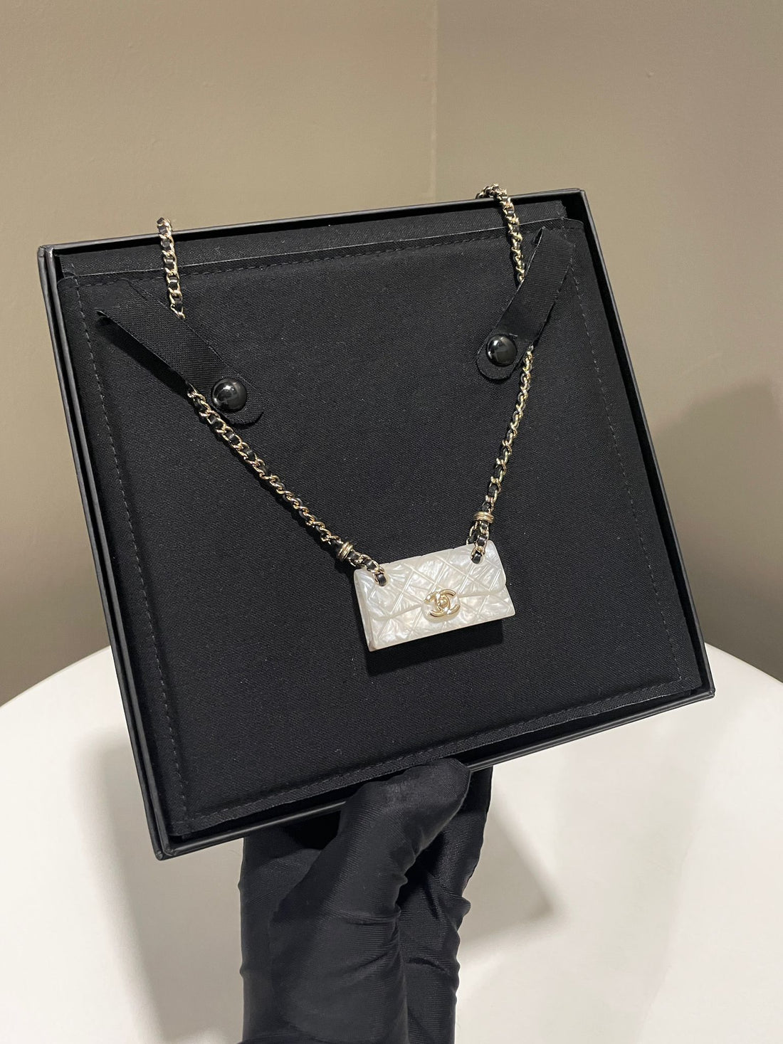 Chanel 23C Classic Cc Flap Bag Necklace Black / Ivory Enamel