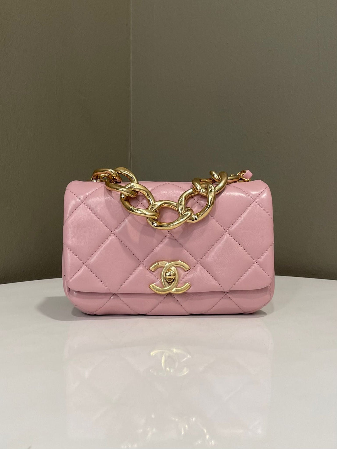 Chanel 22A Chain Mini Flap Sakura Pink