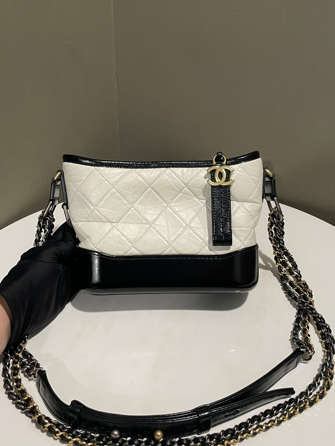 Chanel Quilted Gabrielle Hobo White / Black
