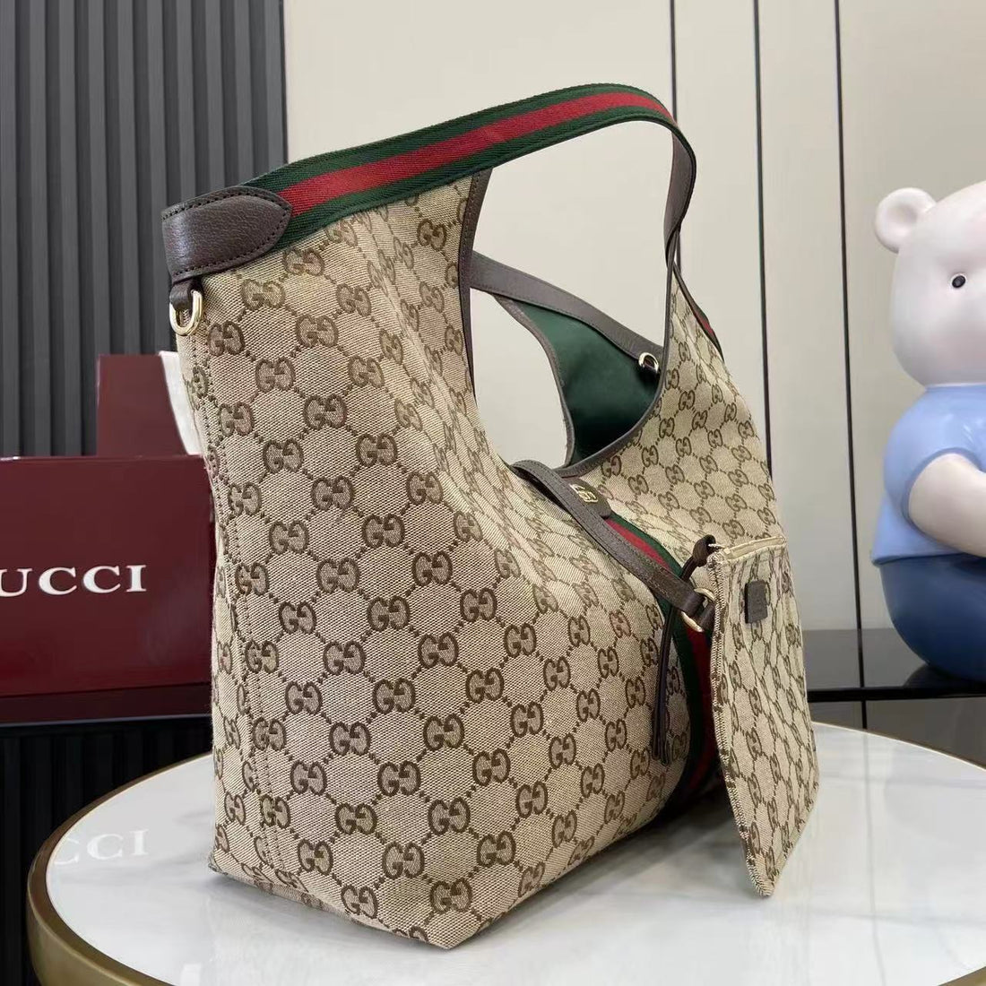 GUCCI GIGLIO TOTE BAG 60 IN BEIGE AND GREEN CANVAS by House Of Sarah