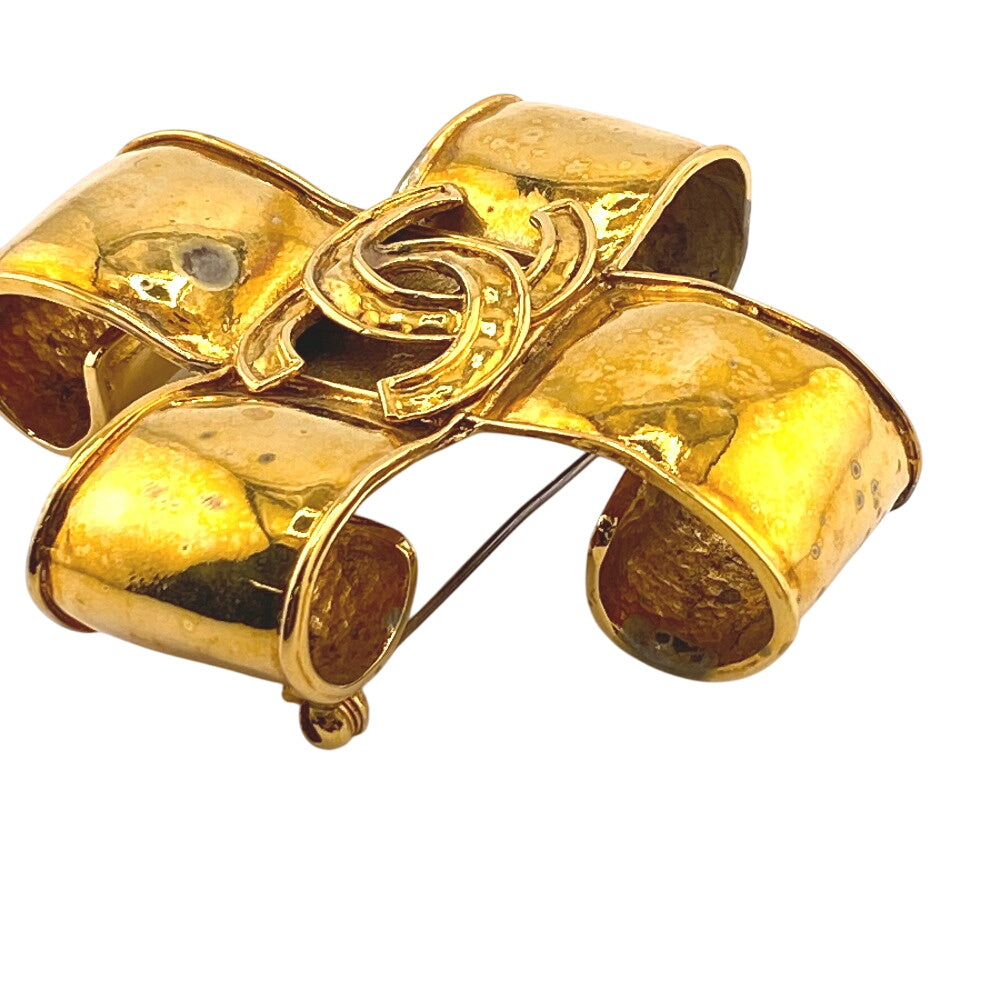 CHANEL Brooch 94 Gold Plated, Plastic gold COCO Mark cross