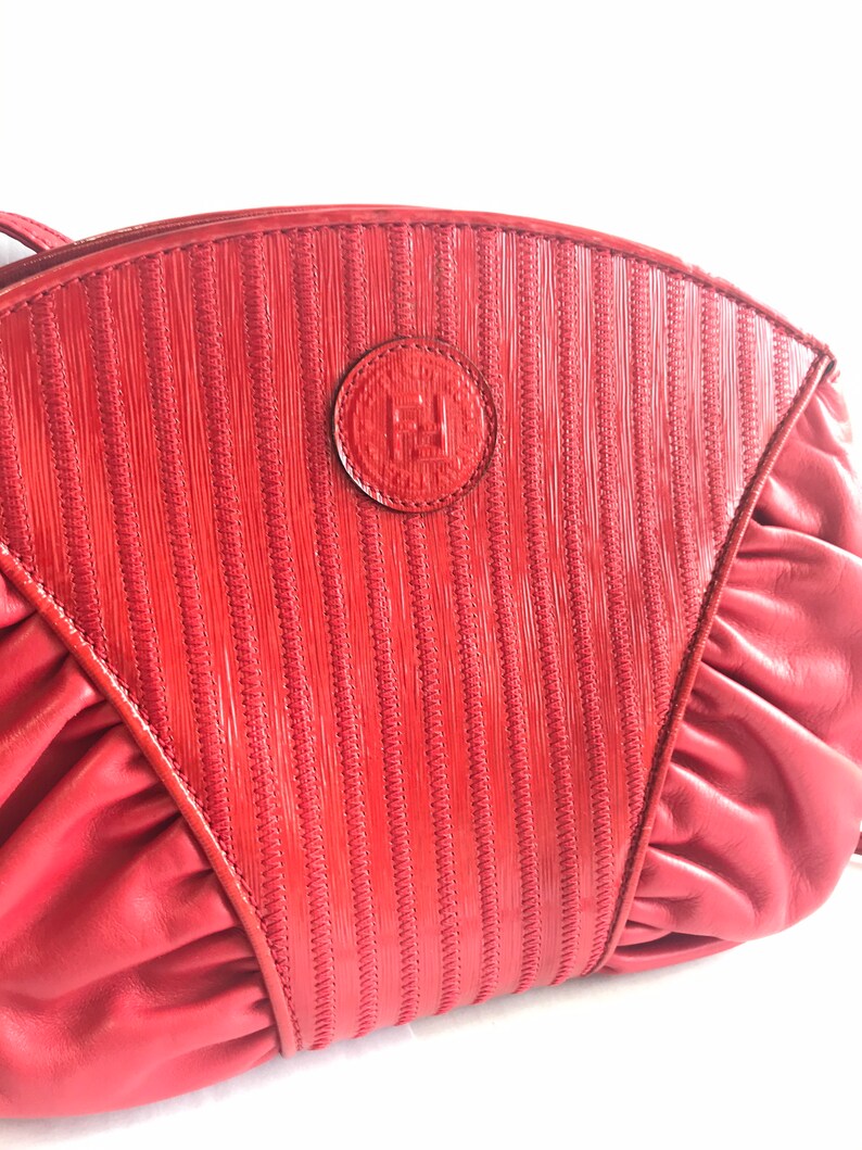 FENDI 80's   red patent enamel and nappa leather oval round shape shoulder purse