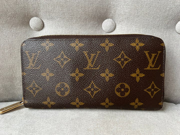 Louis Vuitton Zippy Wallet in Monogram (RRP £565)
