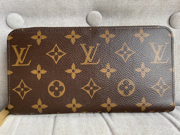 Louis Vuitton Zippy Wallet in Monogram (RRP £565)