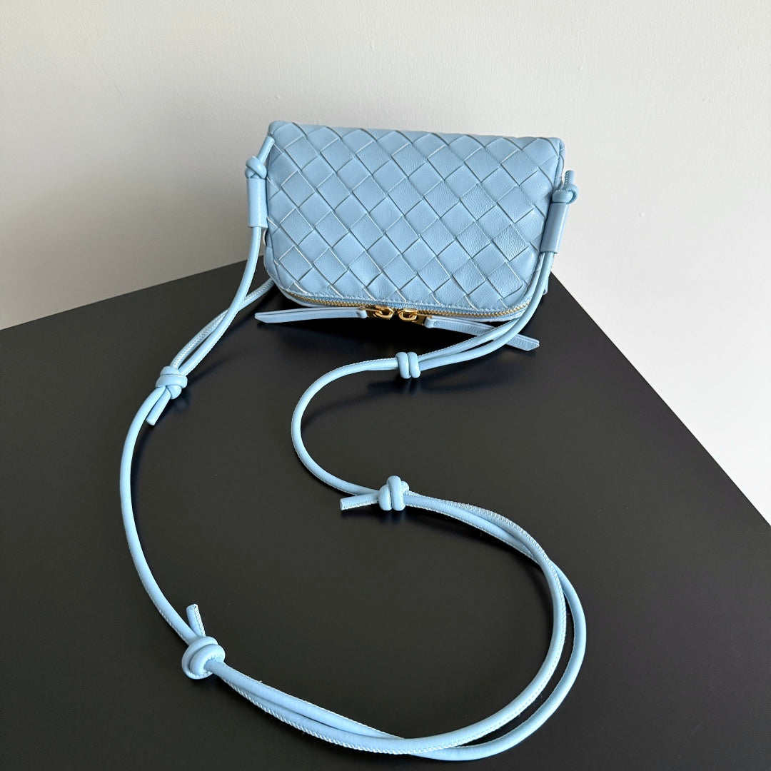 CONCERT POUCH 18.5 IN LIGHT BLUE LAMBSKIN House Of Sarah