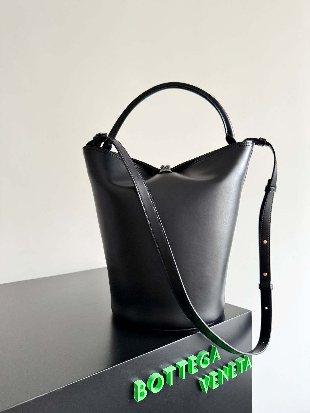 BOTTEGA VENETA 25S MEDIUM LIBERTA 30 IN BLACK CALFSKIN GOLD HARDWARE House Of Sarah Bags