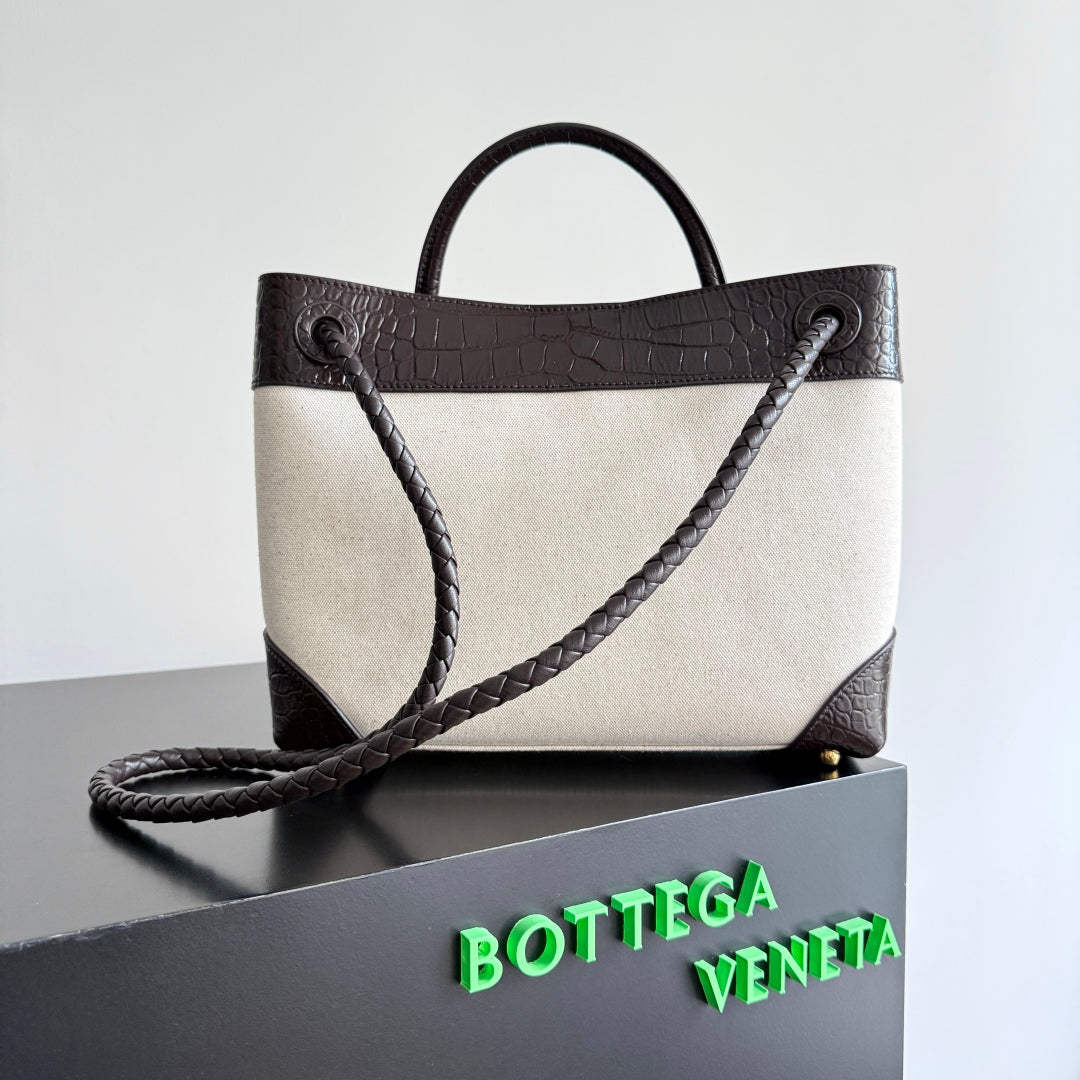 BOTTEGA VENETA 25S MEDIUM ANDIAMO 32 IN IVORY DARK BROWN CALFSKIN AND CANVAS House Of Sarah Bags