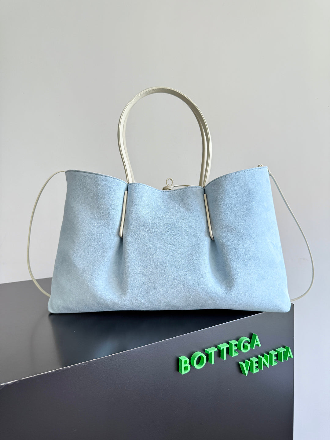BOTTEGA VENETA 25S PINACOTECA BAG 43 IN IVORY CALFSKIN House Of Sarah