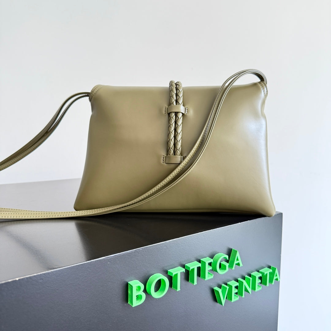 BOTTEGA VENETA 25S MEDIUM LIBERTA BAG 27 IN OLIVE GREEN CALFSKIN GOLD HARDWARE House Of Sarah