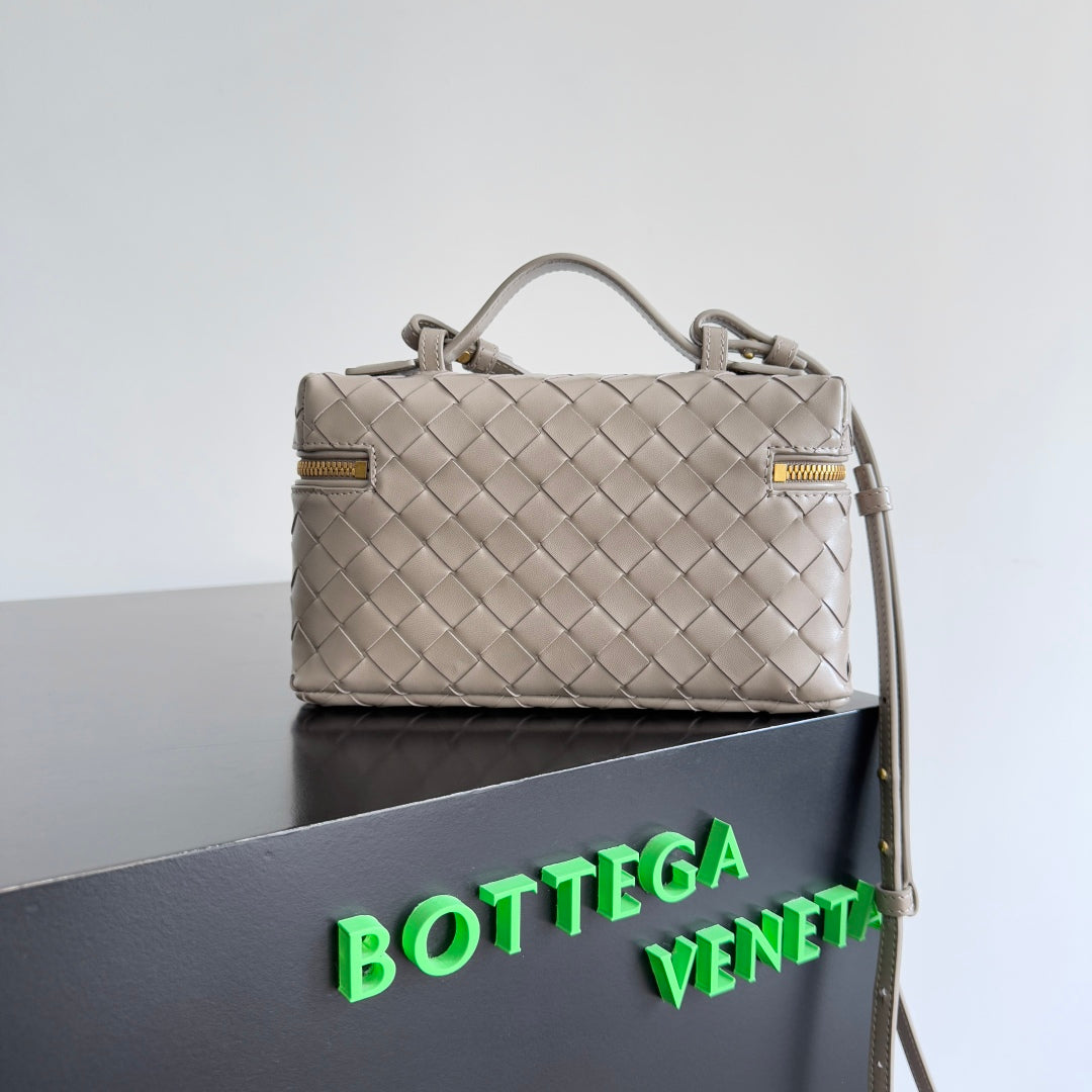 BOTTEGA VENETA 25S BANG BANG 22 IN WARM GRAY INTRECCIATO CALFSKIN GOLD HARDWARE House Of Sarah