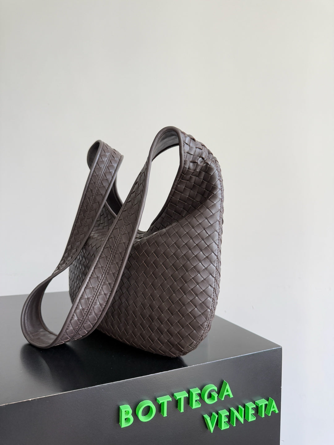 BOTTEGA VENETA 25S LARGE VENETO BAG 38 IN DARK BROWN CALFSKIN SILVER HARDWARE House Of Sarah