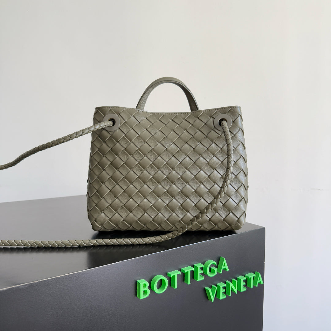 BOTTEGA VENETA 25S ANDIAMO 25 IN OLIVE GREEN CALFSKIN GOLD HARDWARE House Of Sarah
