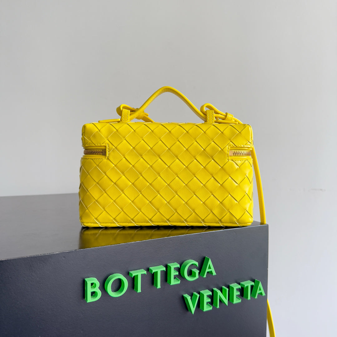 BOTTEGA VENETA 25S BANG BANG 22 IN LEMON YELLOW INTRECCIATO CALFSKIN GOLD HARDWARE House Of Sarah Bags