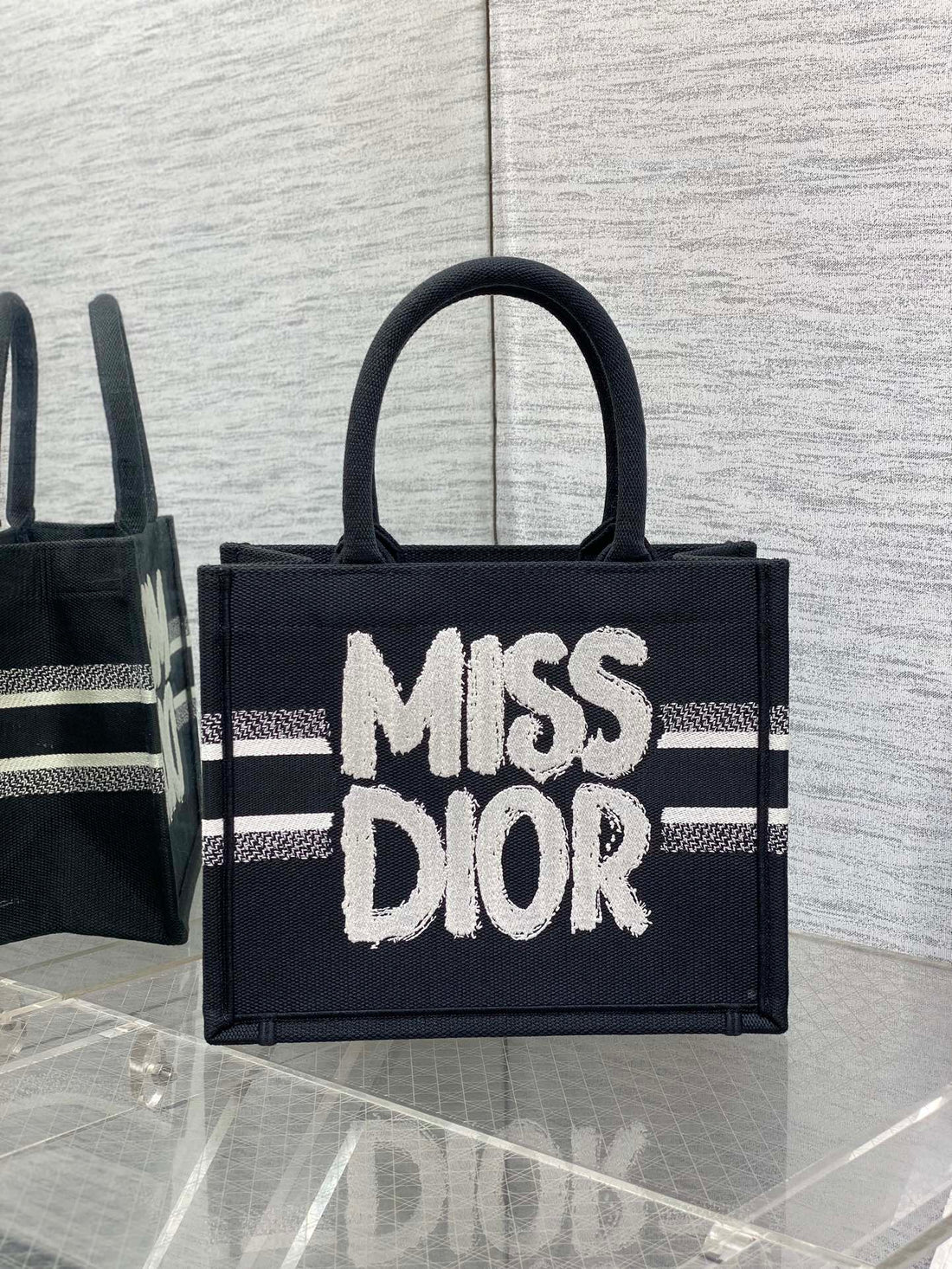 BOOK TOTE 26 IN BLACK MIX WHITE CANVAS 226506 By House Of Sarah