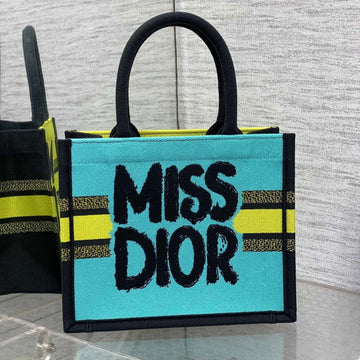 BOOK TOTE 26 IN COLORFUL CANVAS 226512 House Of Sarah Bags