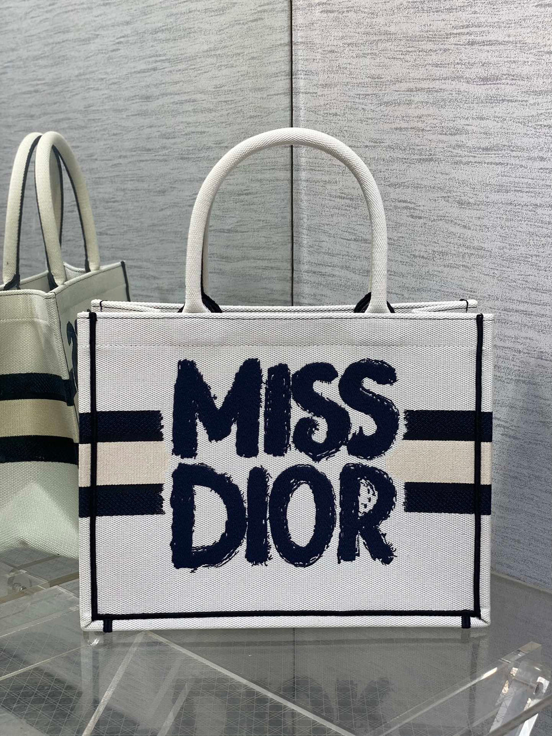 MEDIUM BOOK TOTE 36 IN WHITE MIX BLACK CANVAS 226504 House Of Sarah