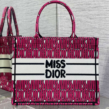 MISS TOTE 36 IN MAGENTA PURPLE CANVAS By House Of Sarah