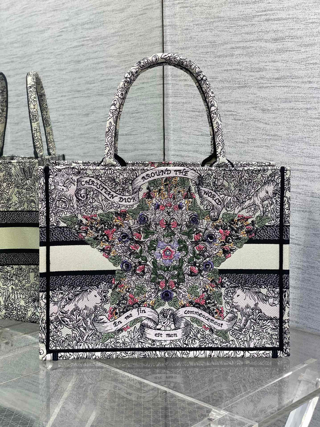 MEIDUM 36 BOOK TOTE IN COLORFUL CANVAS 226290 House Of Sarah Bags