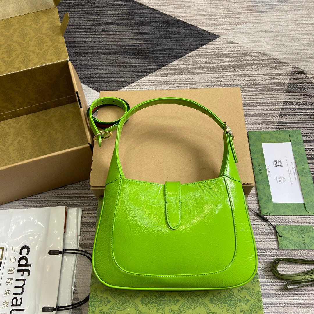 JACKIE SMALL SHOULDER BAG 27 IN LIME GREEN CRACKED LACQUER CALFSKIN GOLD HARDWARE House Of Sarah