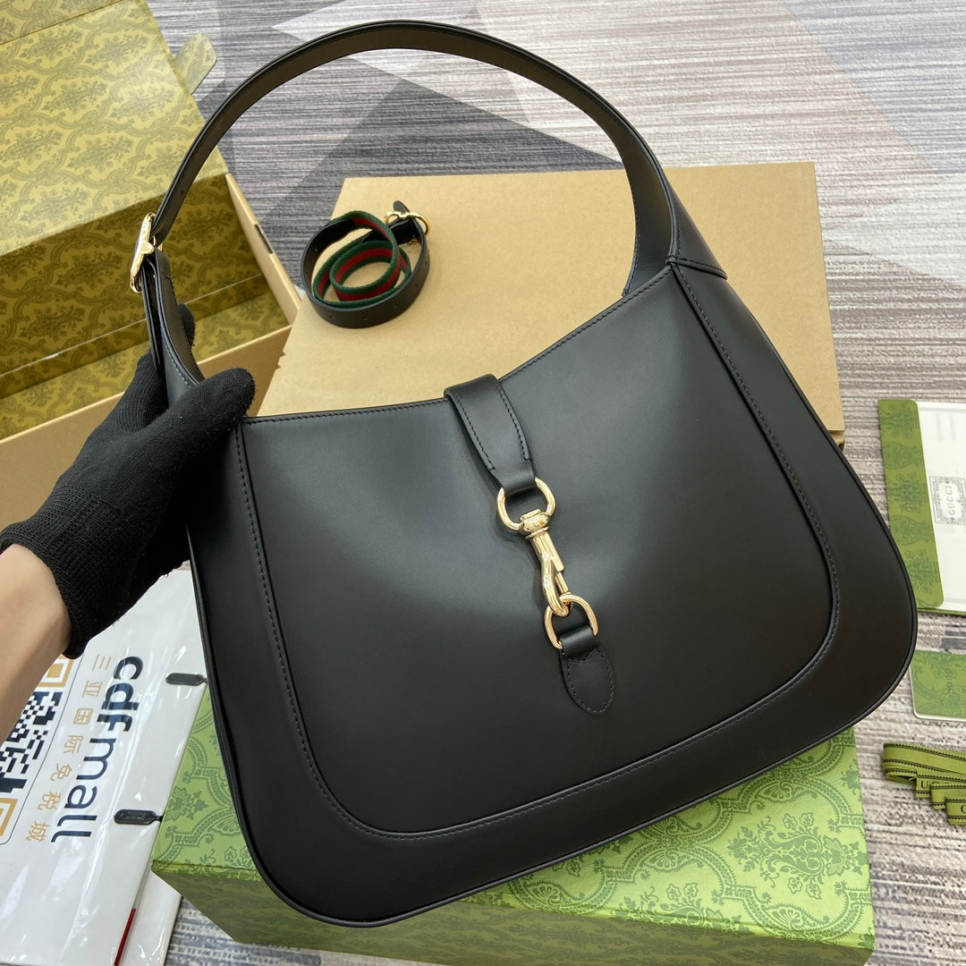 JACKIE MEDIUM SHOULDER BAG 35 IN BLACK CALFSKIN GOLD HARDWARE House Of Sarah