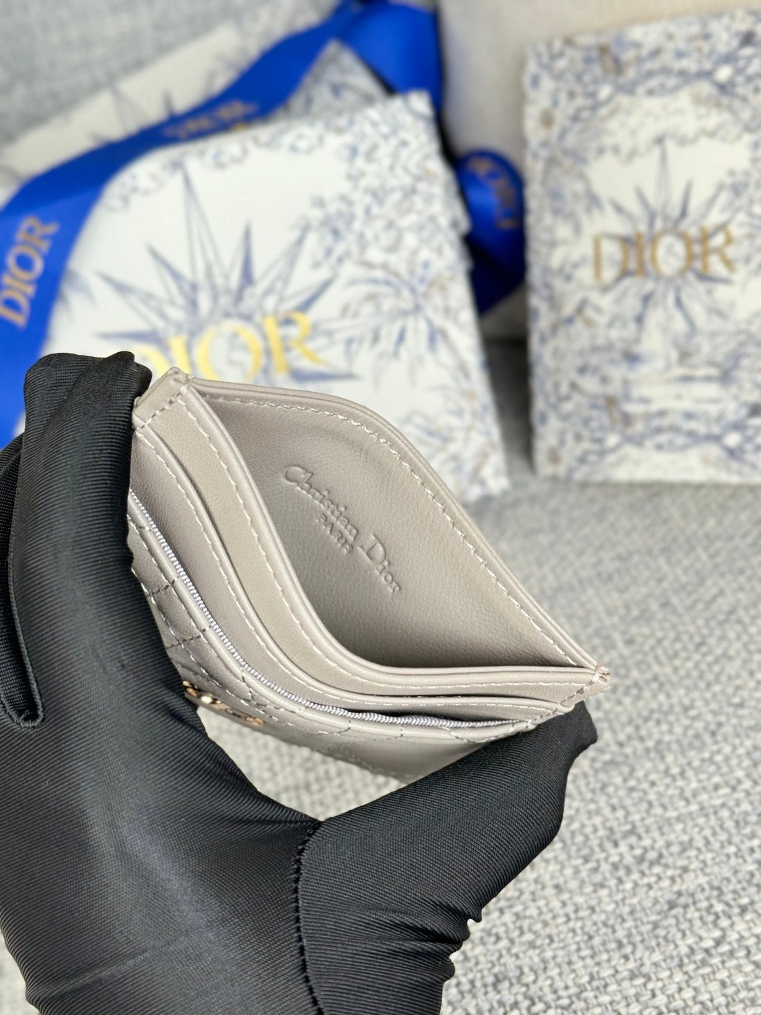 CARO FREESIA CARD HOLDER 10 IN LIGHT GREY CANNAGE CALFSKIN House Of Sarah Bags