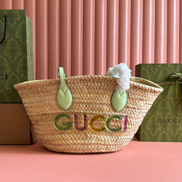 SMALL TOTE BAG 26 WITH LOGO IN NATURAL-COLORED STRAW AND LIGHT GREEN CALFSKIN HANDLE House Of Sarah