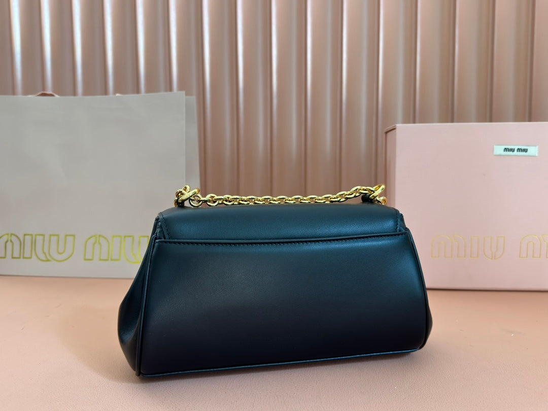 CHAIN SHOULDER BAG 24 IN BLACK PATENT SMOOTH CALFSKIN House Of Sarah