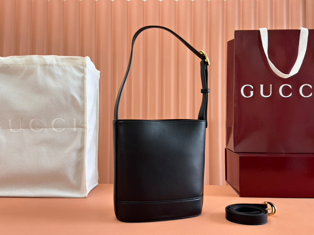 73 SMALL BUCKET BAG 20 IN BLACK SMOOTH CALFSKIN House Of Sarah
