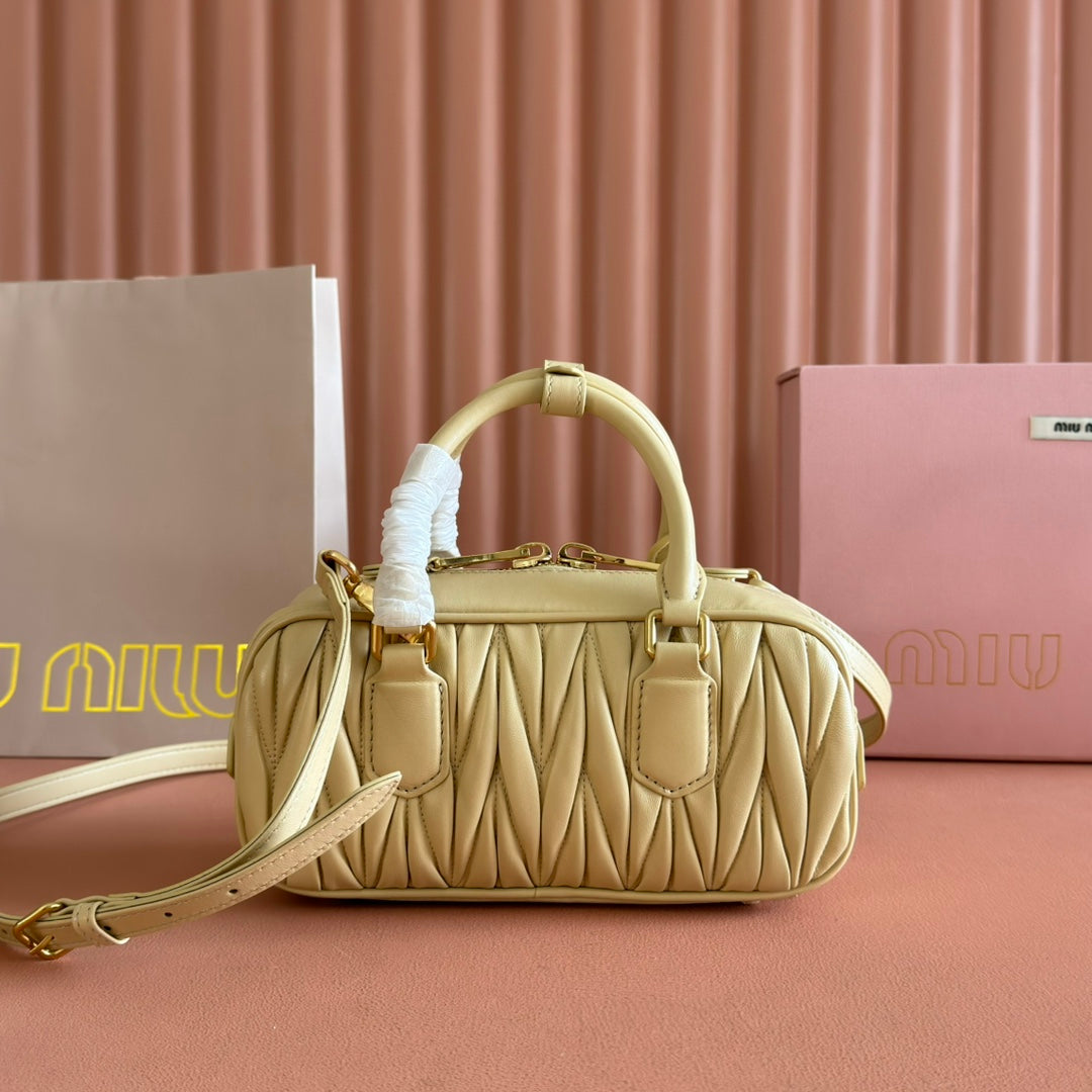 ARCADIE MATELASSÉ BAG 22 BEIGE IN CALFSKIN House Of Sarah