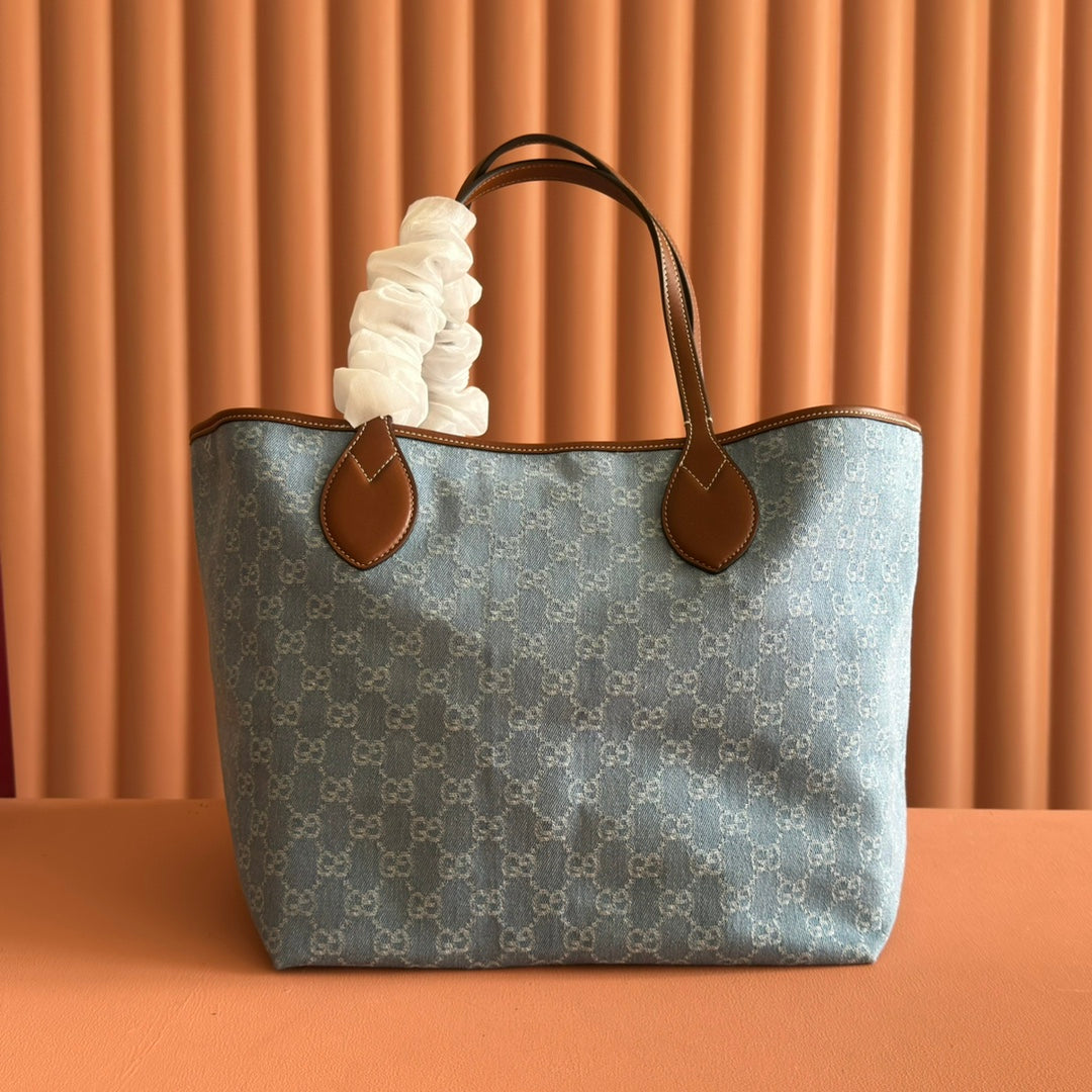 GUCCI 25S TOTISSIMA LARGE TOTE BAG 30 IN BLUE AND WHITE CANVAS by House Of Sarah