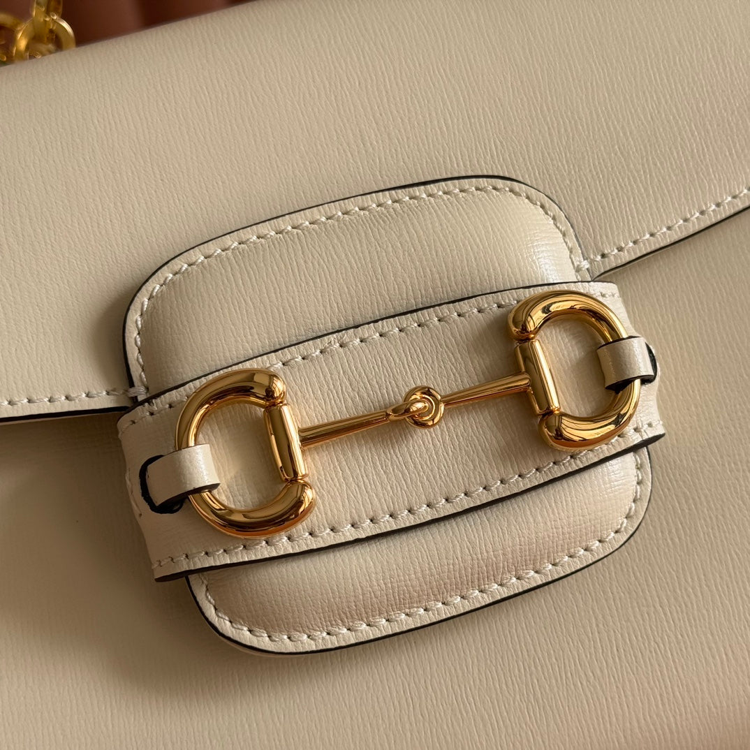 GUCCI 25S HORSEBIT 1955 MEDIUM SHOULDER BAG 29 CM IN CREAM WHITE CALFSKIN WITH GOLD HARDWARE House Of Sarah