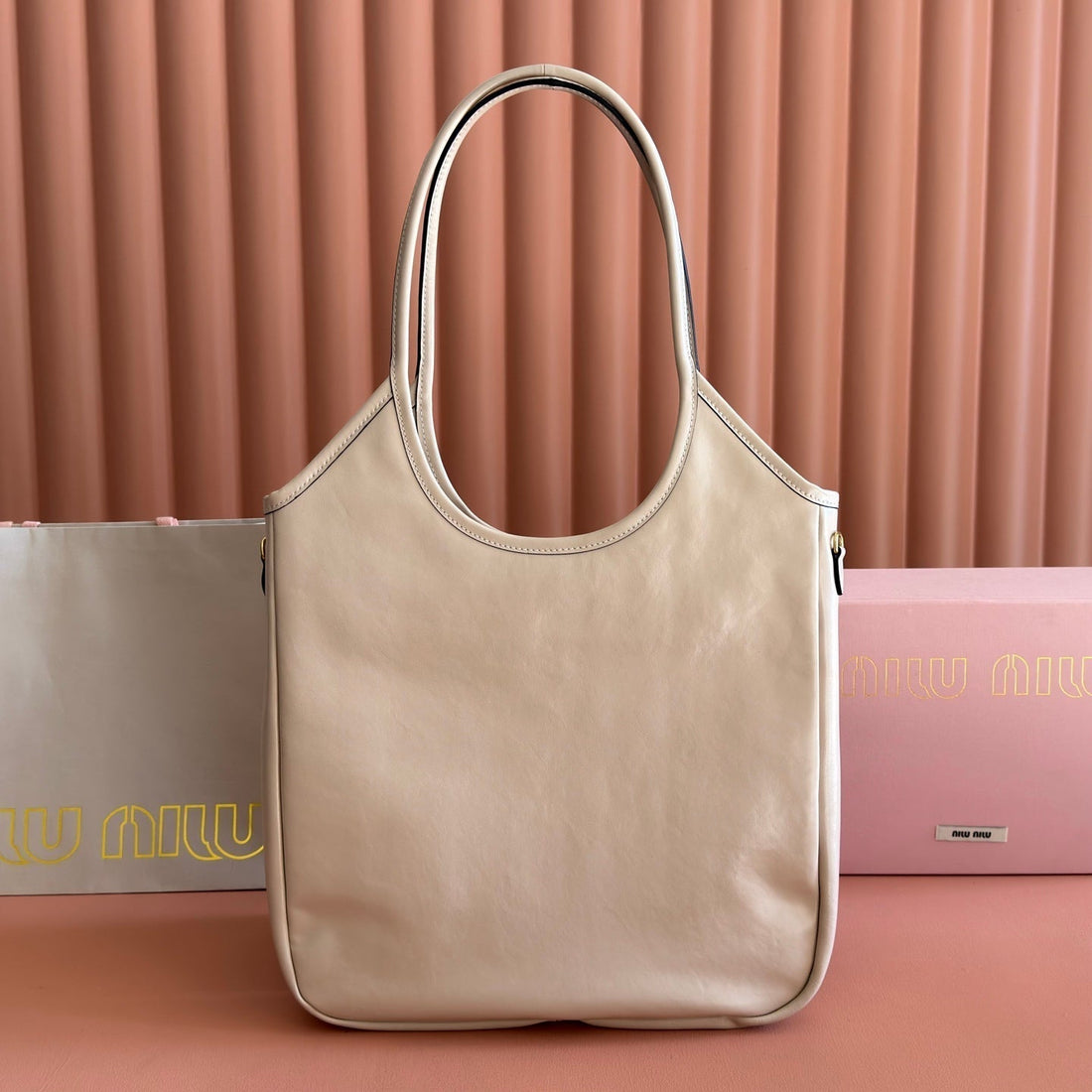MIUMIU 26S IVY 40 TOTE IN BEIGE PATENT CALFSKIN By House Of Sarah