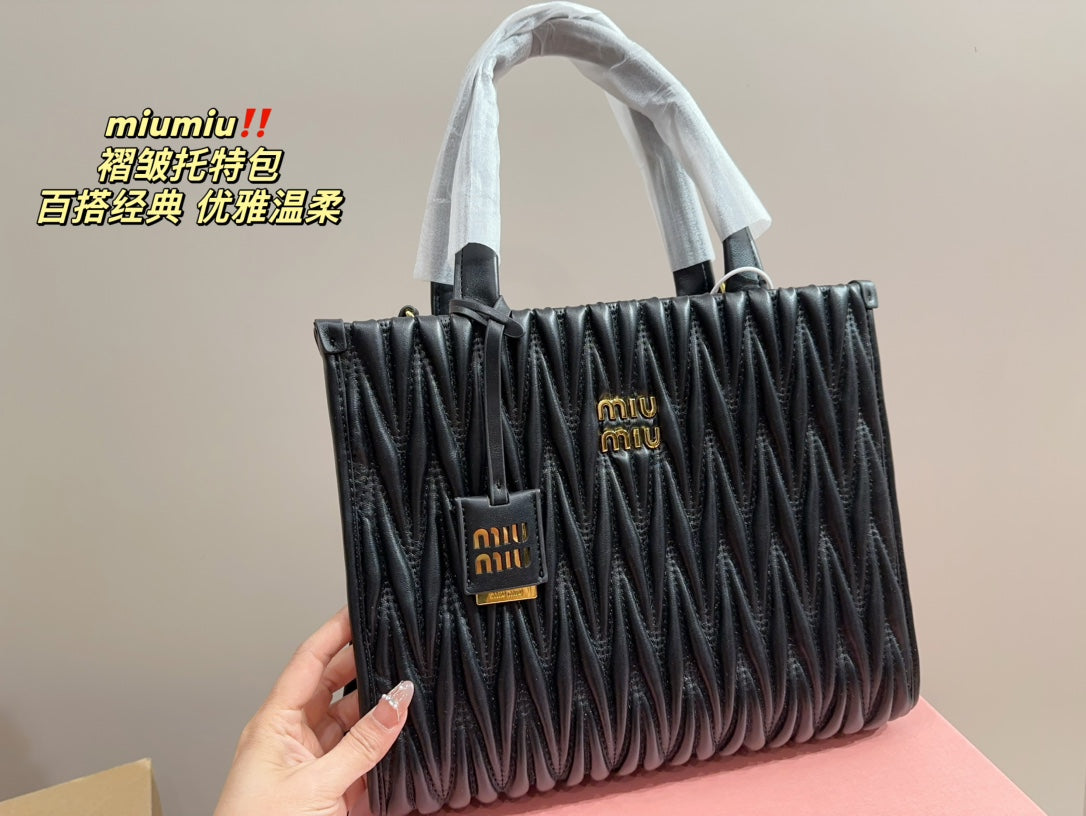 TOTE 30 BAG IN BLACK CALFSKIN House Of Sarah