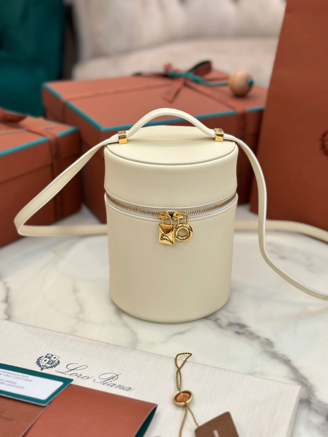 EXTRA CASE MEDIUM 16 BAG IN WHITE CREAM SMOOTH CALFSKIN WITH GOLD HARDWARE House Of Sarah