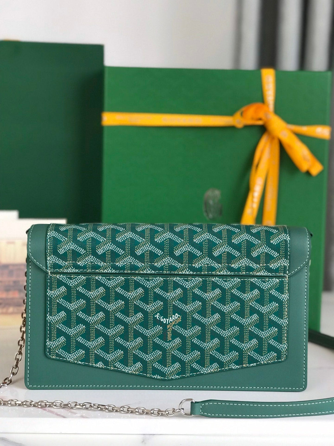 DUCHESSE MARIE-CAROLINE BAG 25 IN GREEN GOYARDINE CANVAS AND SMOOTH CALFSKIN by House Of Sarah