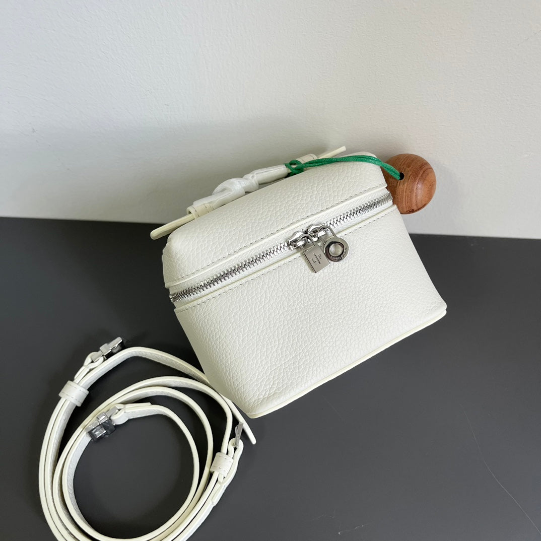 EXTRA POCKET L12 IN WHITE GRAINED CALFSKIN WITH SILVER HARDWARE House Of Sarah Bags