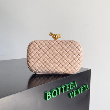 CLASSIC KNOT 20 IN LOTUS LAMBSKIN by House Of Sarah