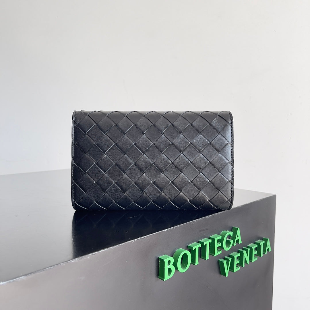 ANDIAMO BAG 19 IN BLACK CALFSKIN House Of Sarah Bags