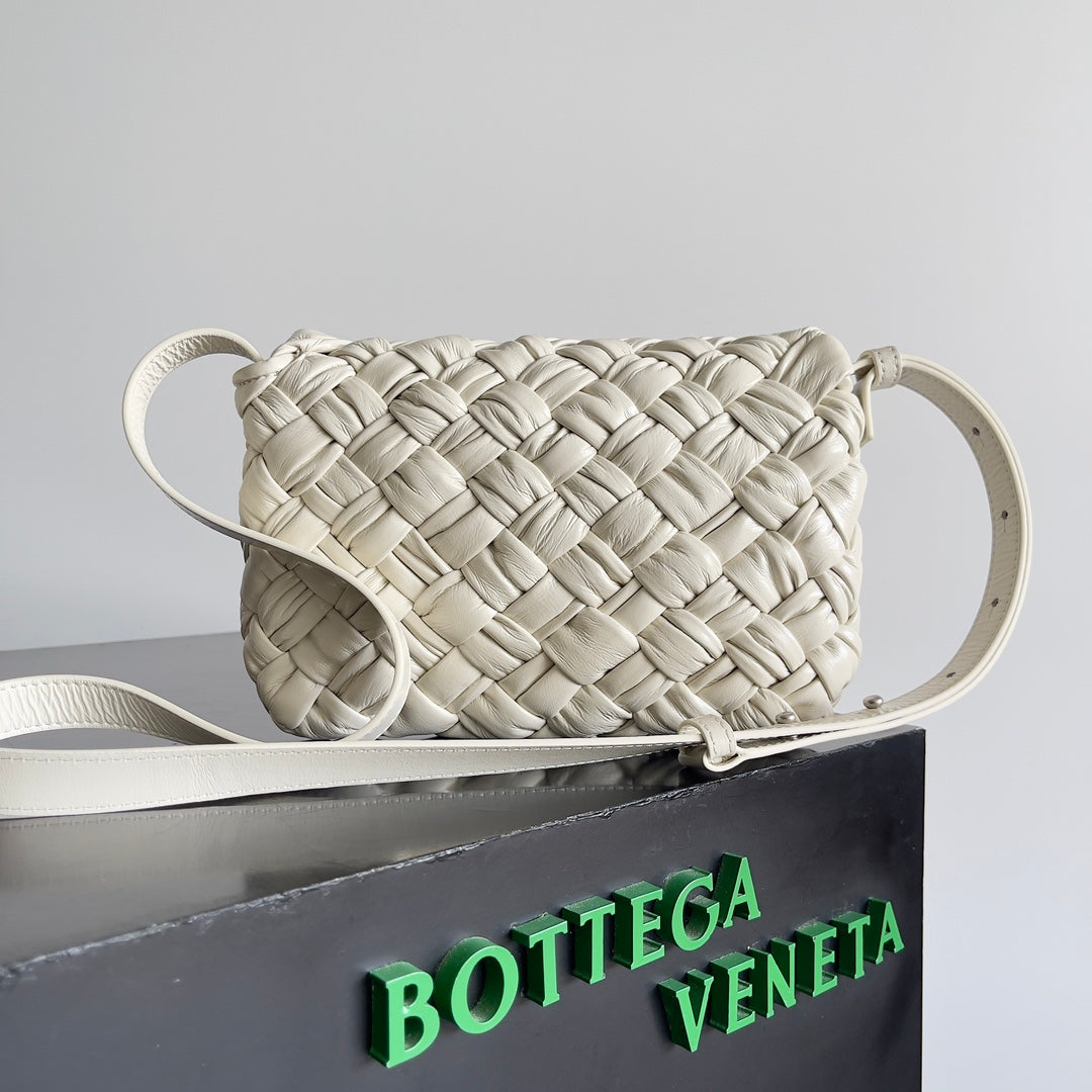 BV Small Rumple Messenger 21 White Lambskin Shw House Of Sarah Bags